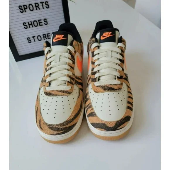 A49 SIZE 10 MEN'S NIKE AIR FORCE 1'07 PRM COCONUT MILK ORANGE DJ6192 100